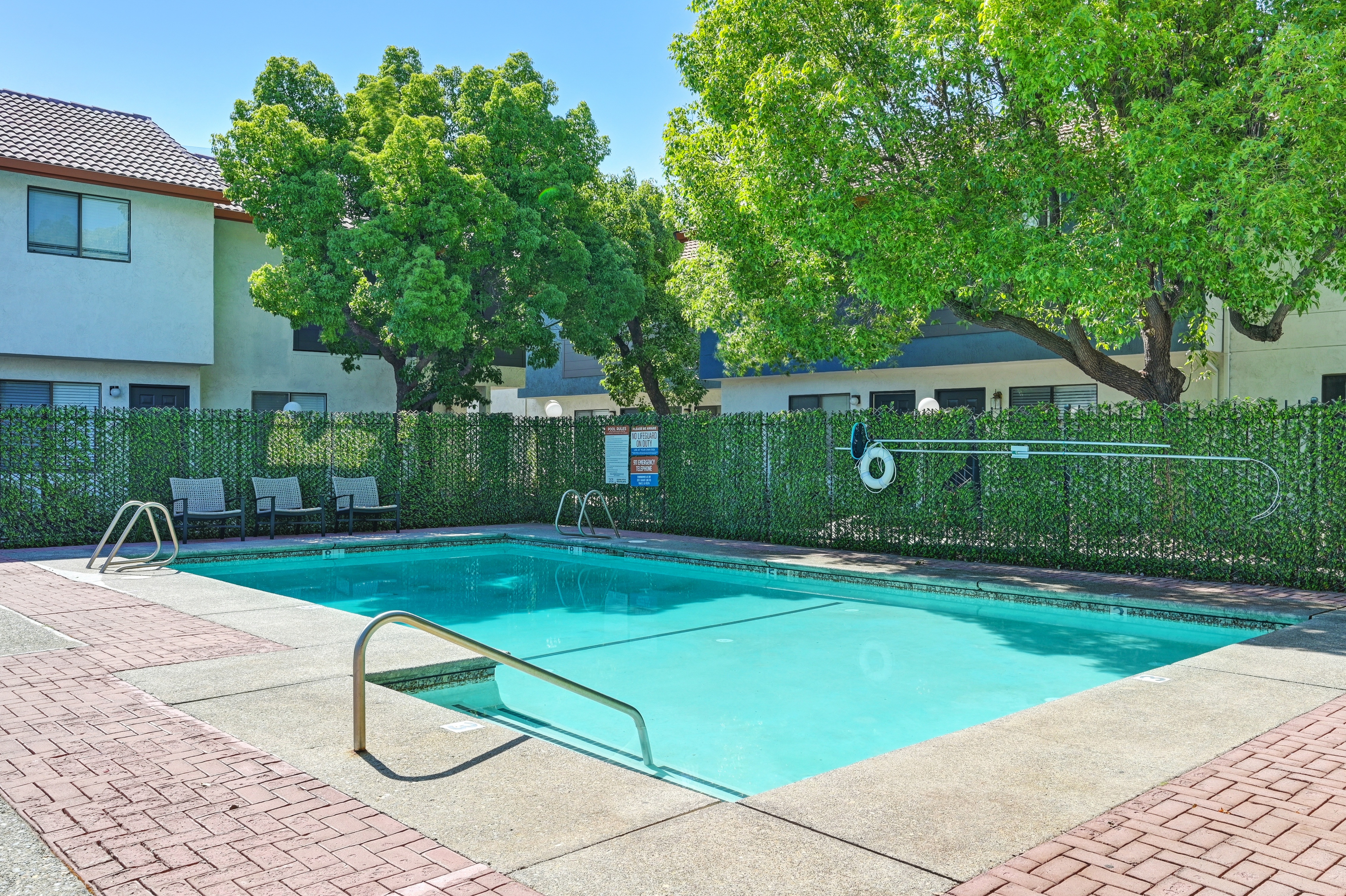 Townhomes at 201 photo 4